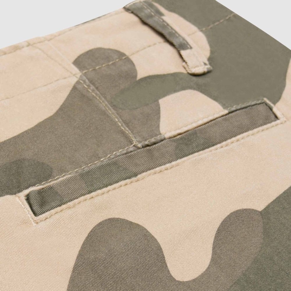 OLGYN Men’s Slim Fit Camo Chino Shorts - Picture 5 of 6